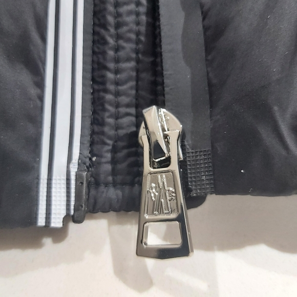 Moncler Lightweight Down Jacket - Picture 7 of 11